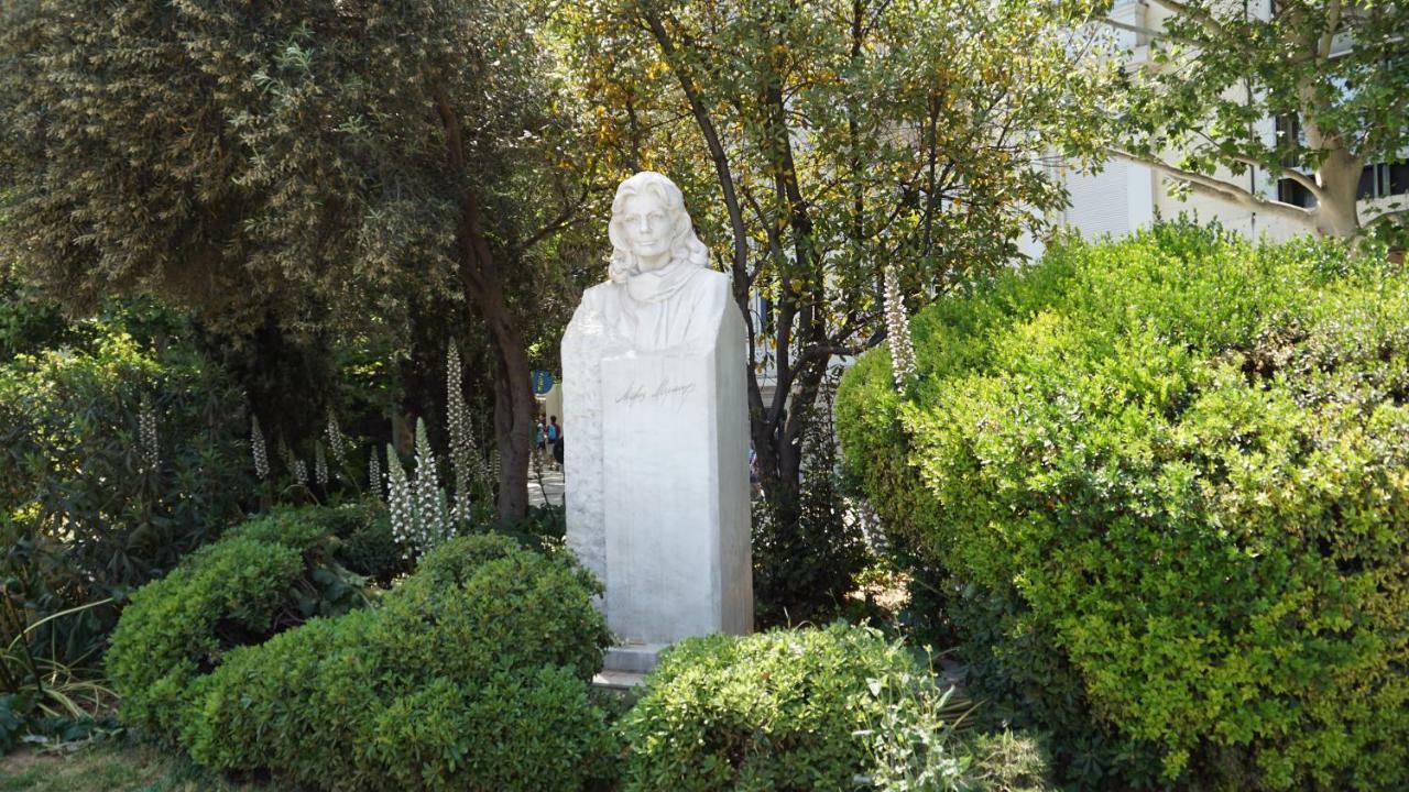 ★ Plaka, Center Of All Greek Legends ★ 아테네 외부 사진