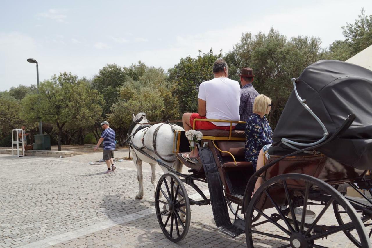 ★ Plaka, Center Of All Greek Legends ★ 아테네 외부 사진